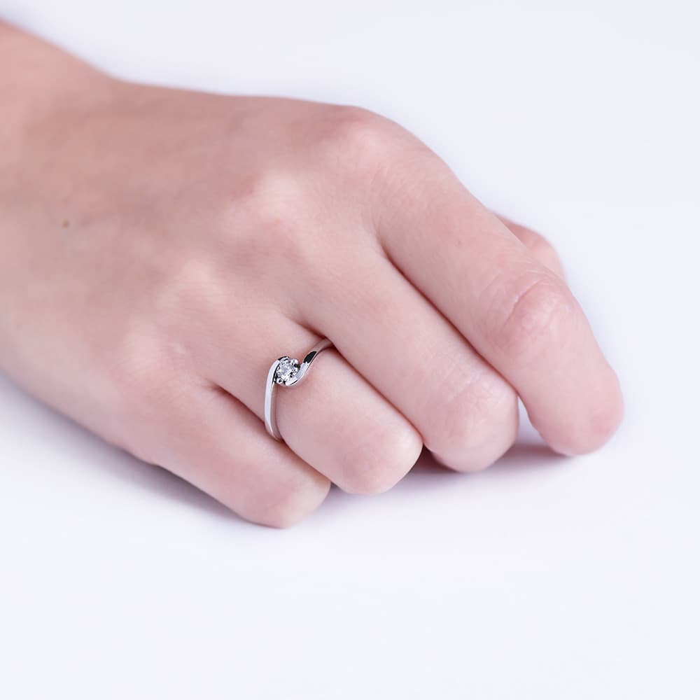 18K Natural Diamond White Gold Solitaire 0.15 Ct