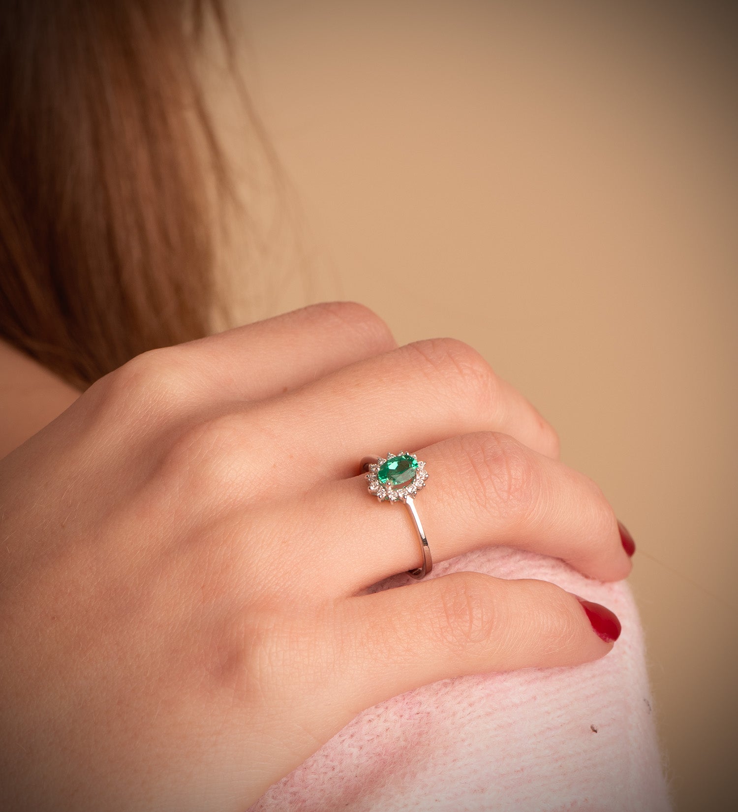 18K vitguld Ring Emerald 6X4 mm 0,39 Ct Diamanter 0,14 Ct VS2-G 9,5X8 mm