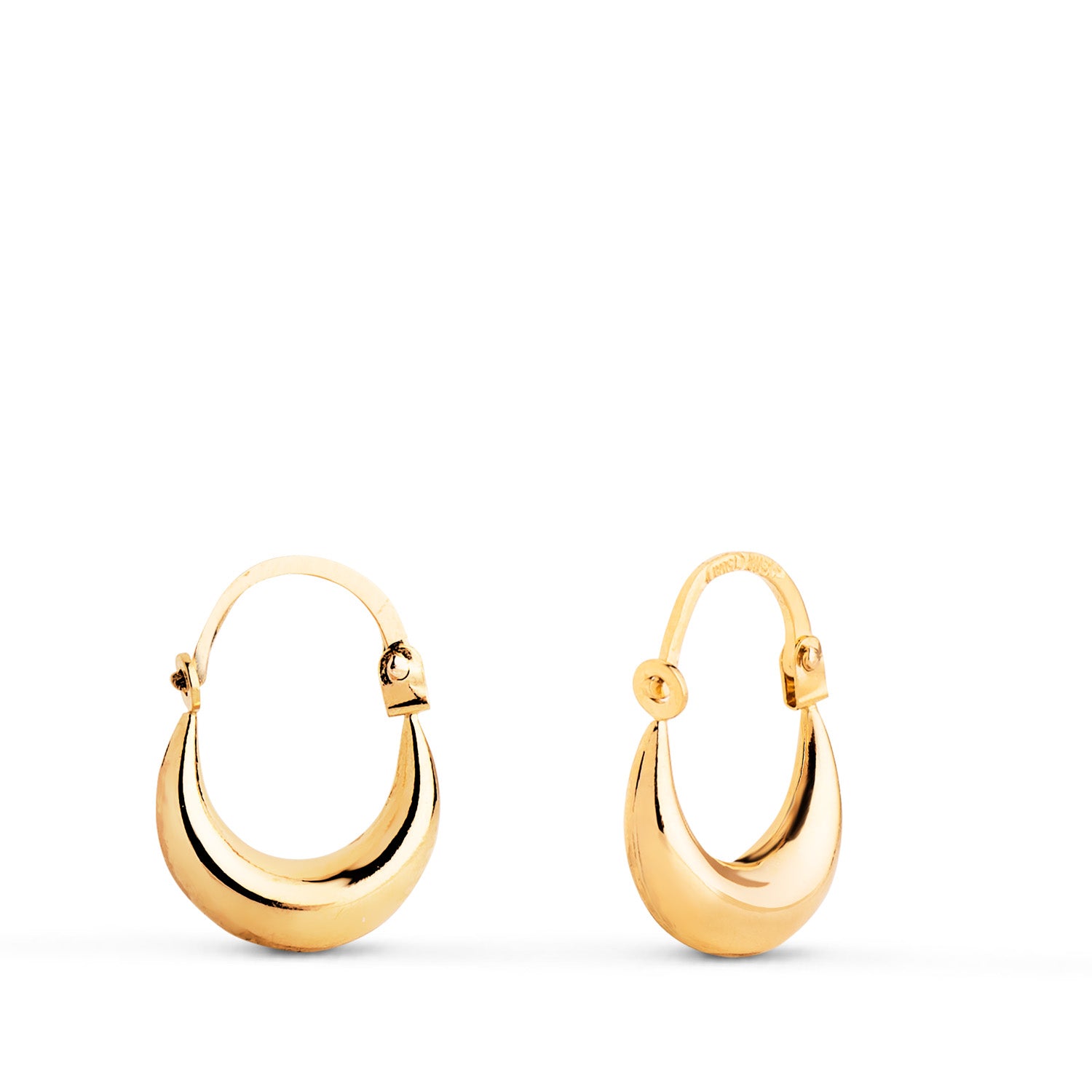 Duté náušnice Morcilla z 18K žlutého zlata Velikost: 15X11 mm Tloušťka zapínání na háček: 4 mm