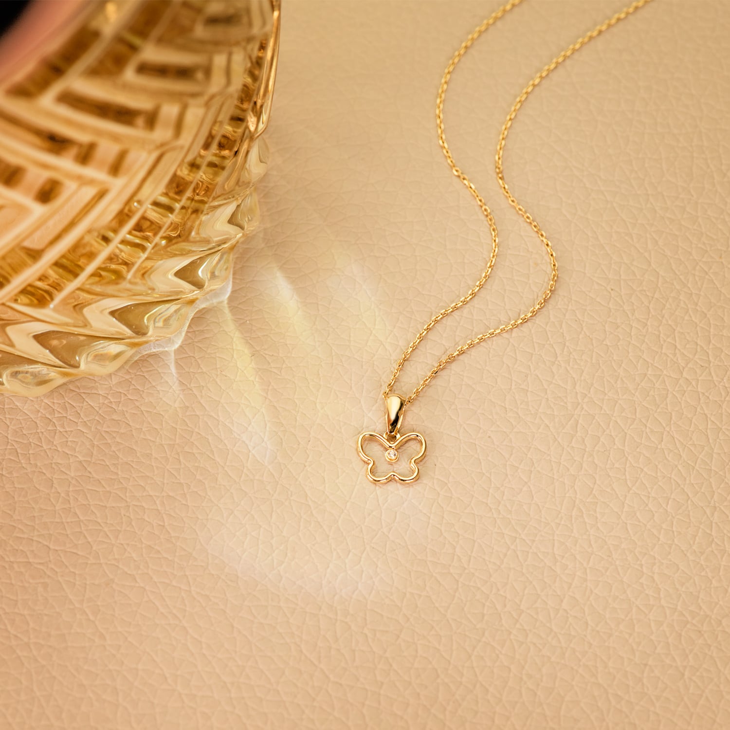 18K Pendentif Or Jaune Mini Papillon avec Zircon 9 X 8 mm