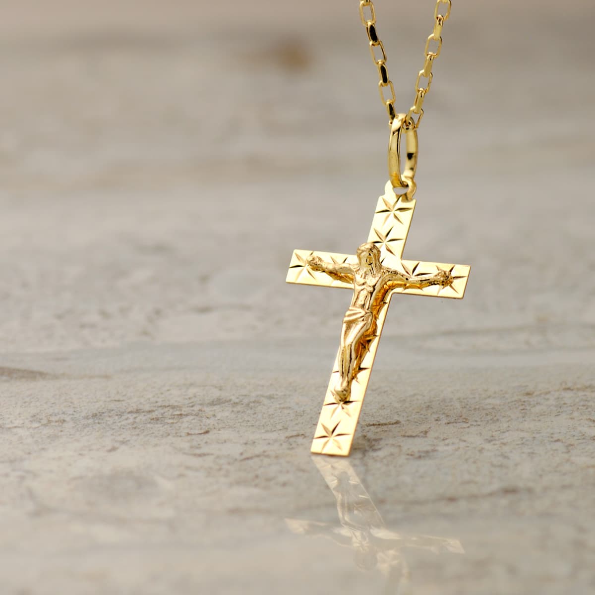 18K Pendentif Croix avec Christ 34X19MM