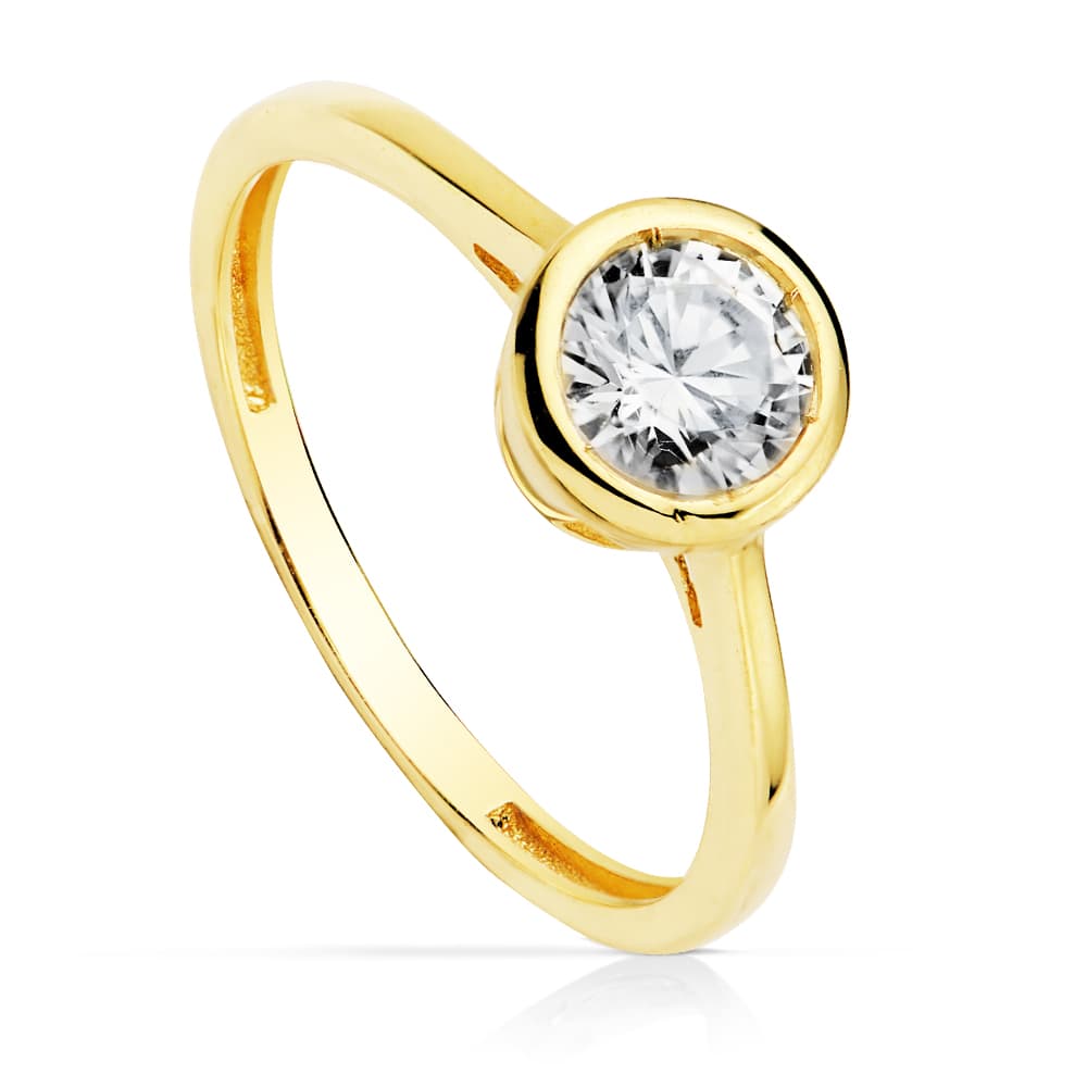 Solitaire in 9K Yellow Gold with Zirconia 5.5 mm