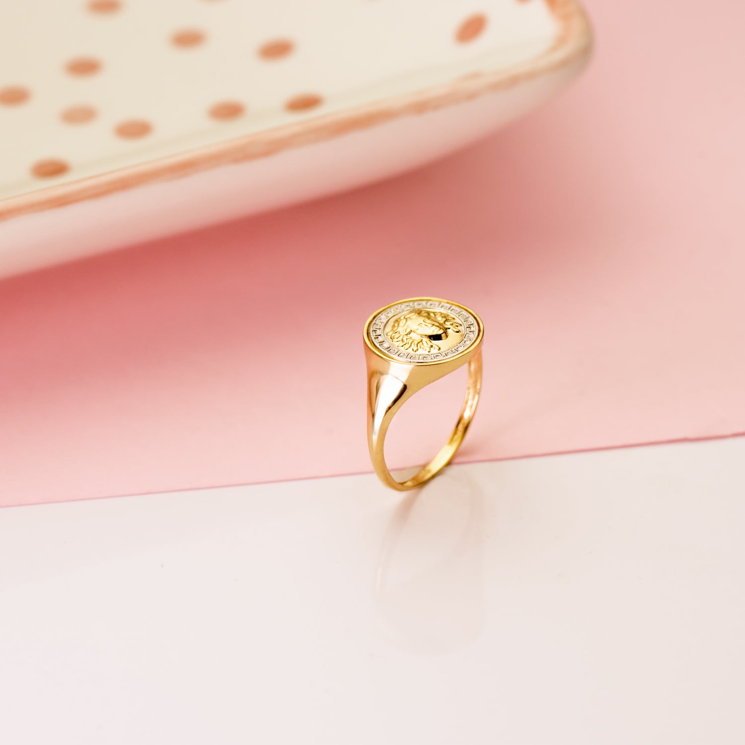 18K Tvåfärgad guld Medusa och grekisk ring 12 mm
