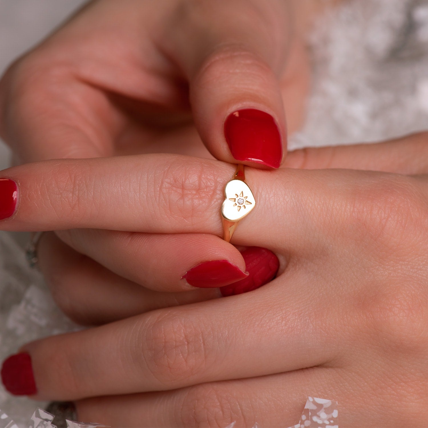 18K Bague Chevalière en Or Jaune Femme Coeur avec Zircon 9 X 7 mm