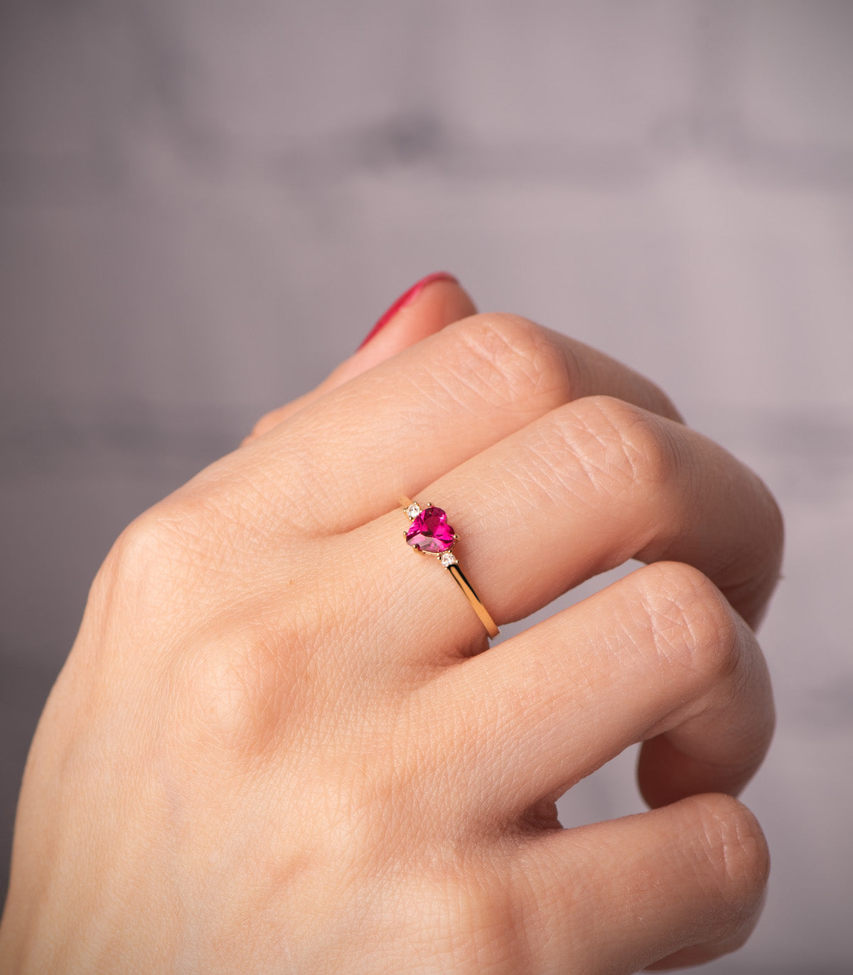 Rekonstruerad Ruby Corundum Heart Ring 18K Guld Guld 5X5 mm med Zirconia