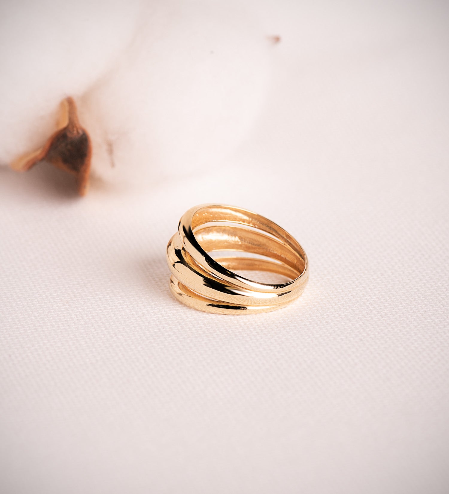 Ring i 18K gult gull Tre ringer i strålende bredde: 12 mm