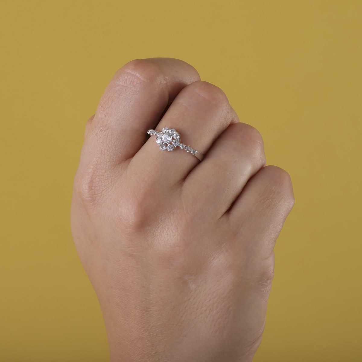 Bague en Or Blanc 18K avec Zircone Largeur: 8 mm