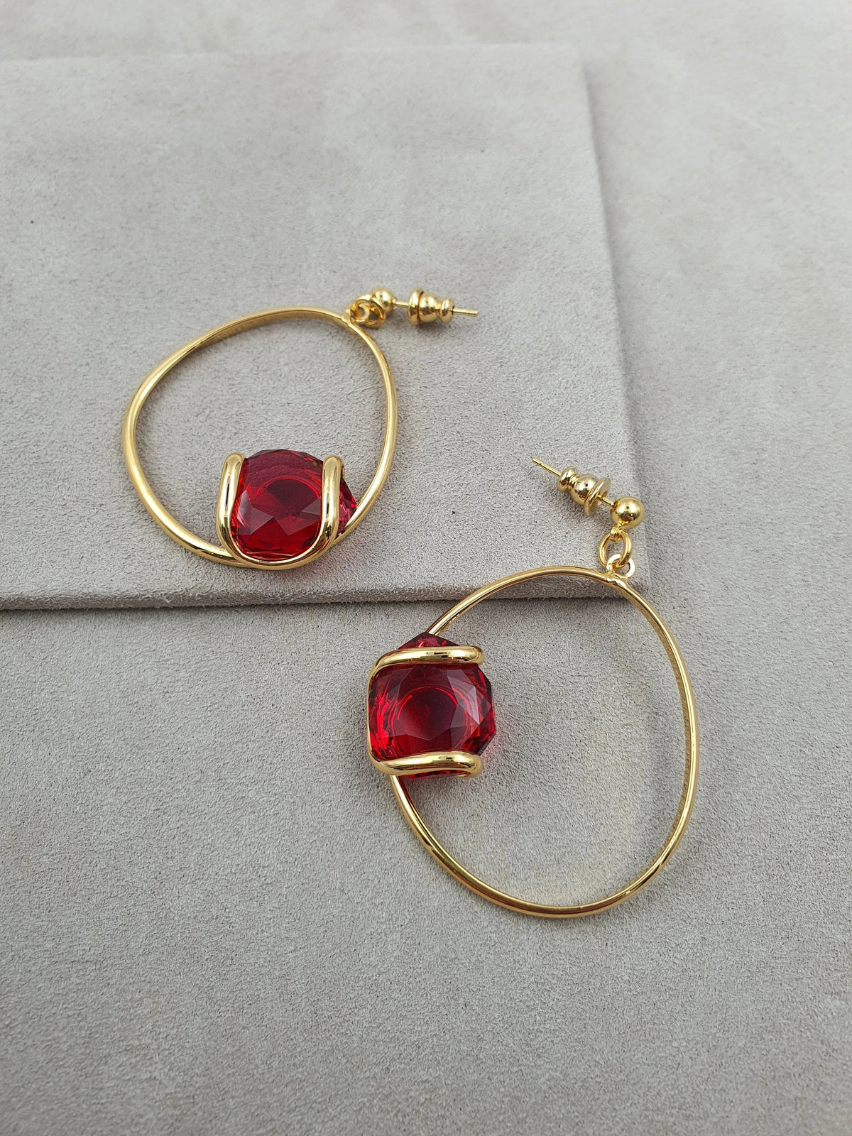 Boucles d'oreilles Musa OA2 – Doré – Rouge