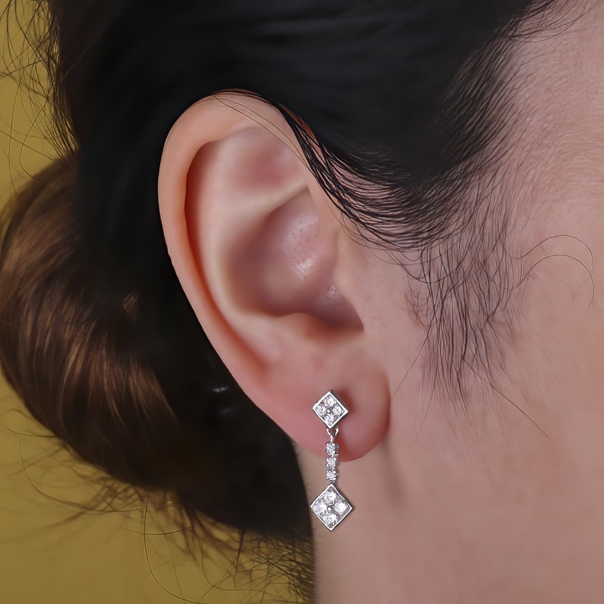 18K hvidguld & zirkon dråbeøreringe 23X8 mm