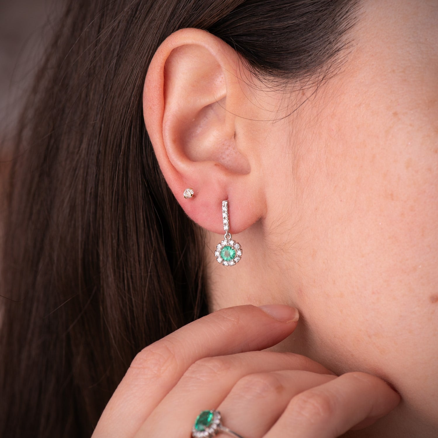 Boucles d'oreilles Émeraude Or Blanc 18K 4MM - 0,50 Qts et Zircon 18 X 7,5 mm Fermoir Poussettes Papillon