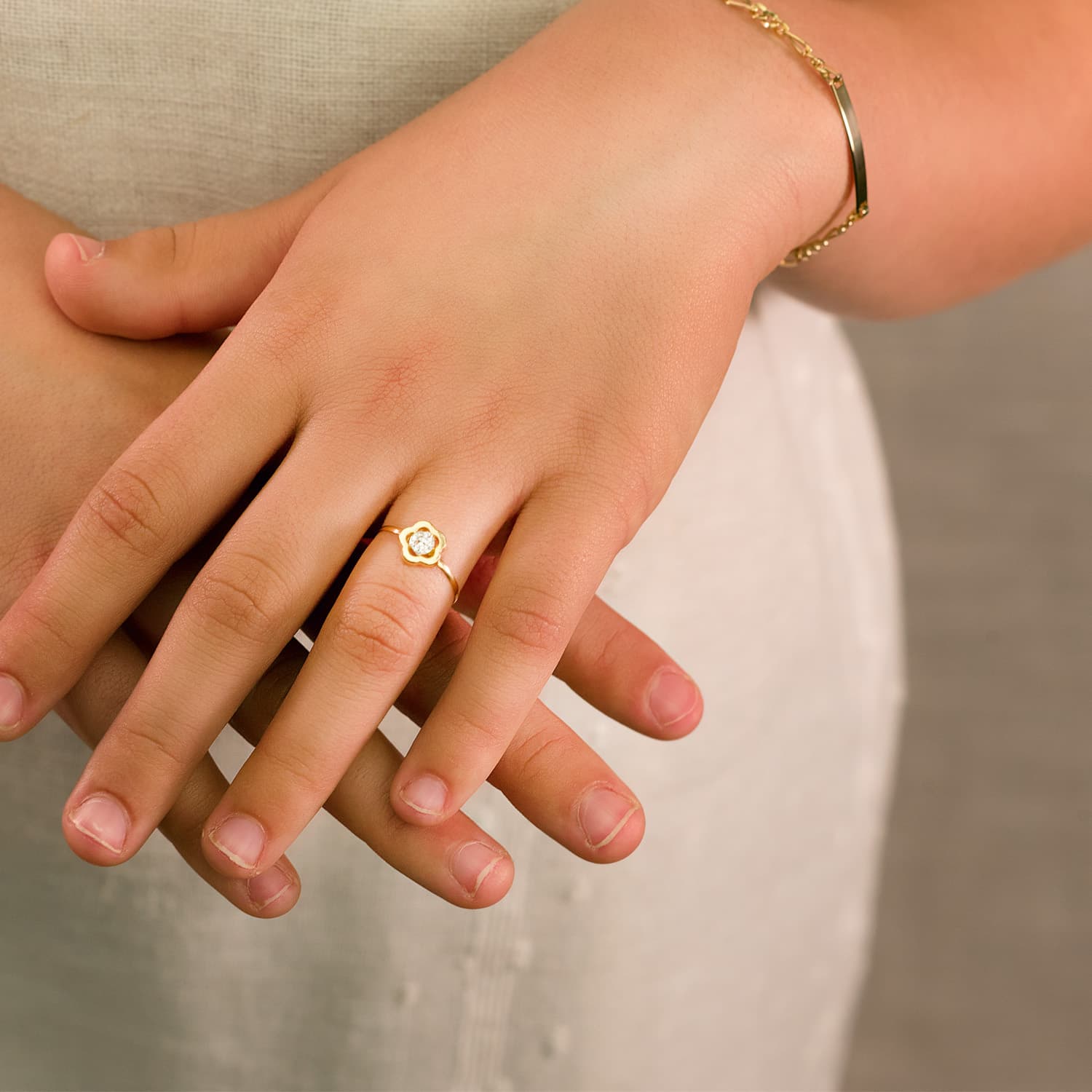 Nattverdsblomst og Zirconia Ring 18K gult gull 8X8 mm Kroppsbredde 1 mm