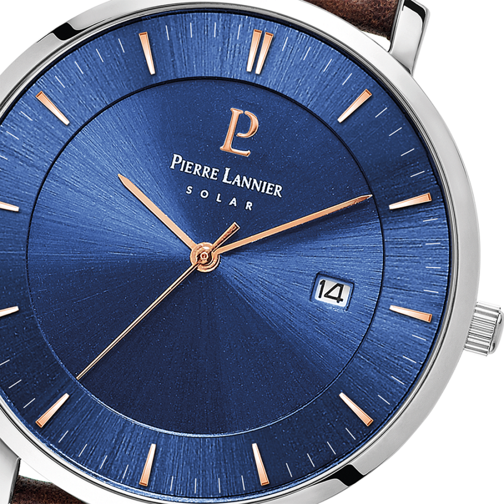 Esfera azul brillante, manecillas en tono oro rosa, bisel atemporal Pierre Lannier 208H164