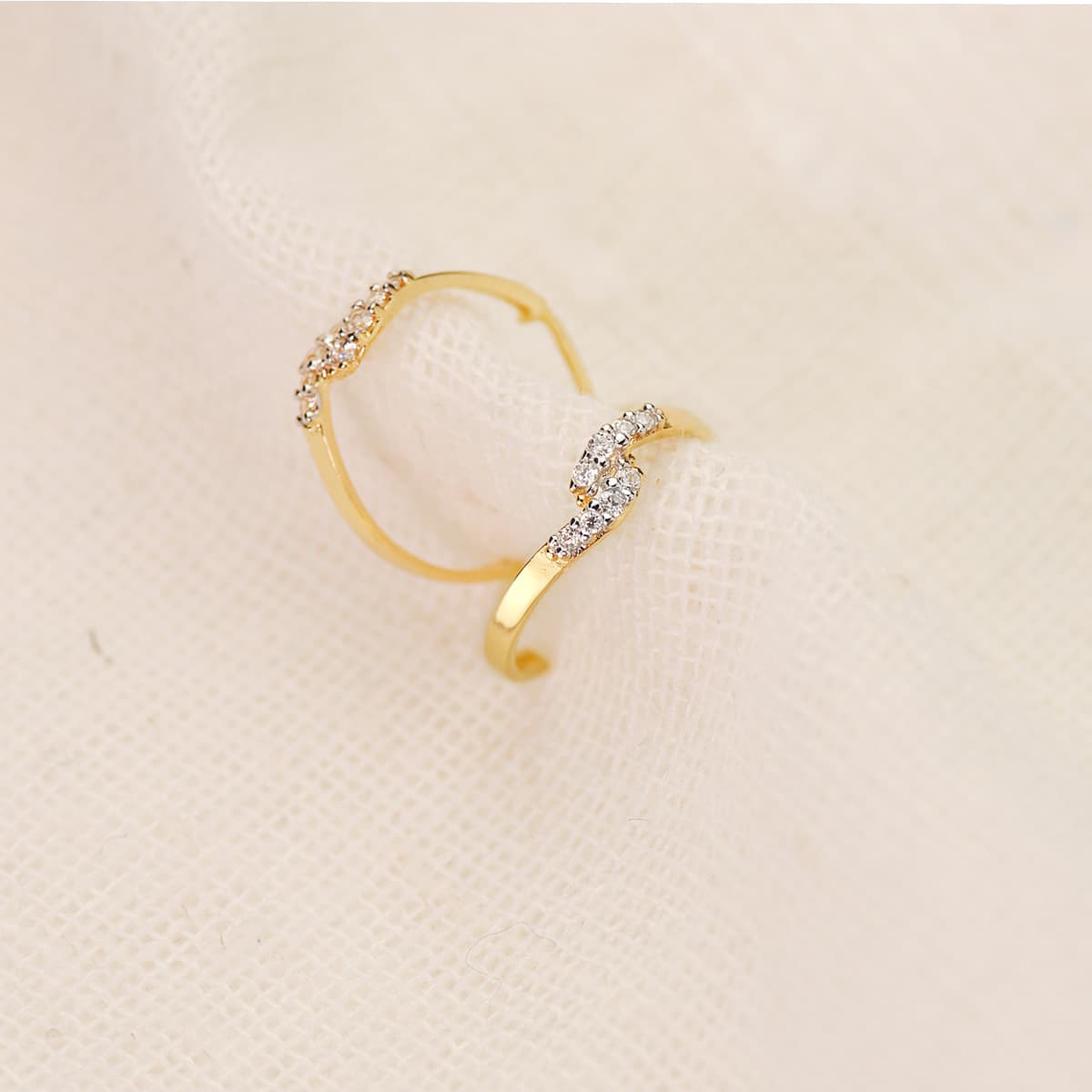 Pendientes Medio Aro Oro Amarillo 18K