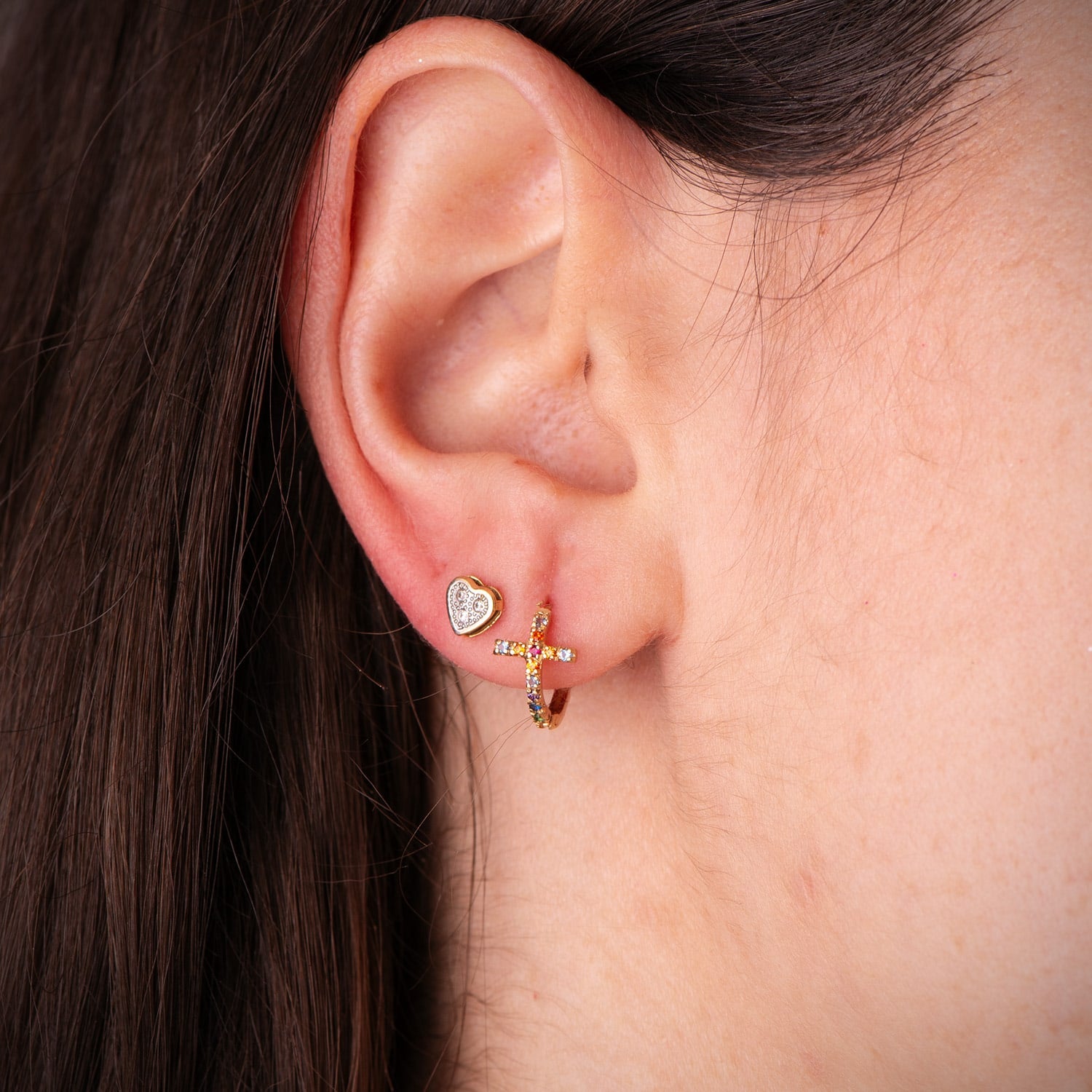 Créoles Croix en Or Jaune 18K avec Zircon Colorées Mesure: 11 X 7 mm Fermeture à Clip