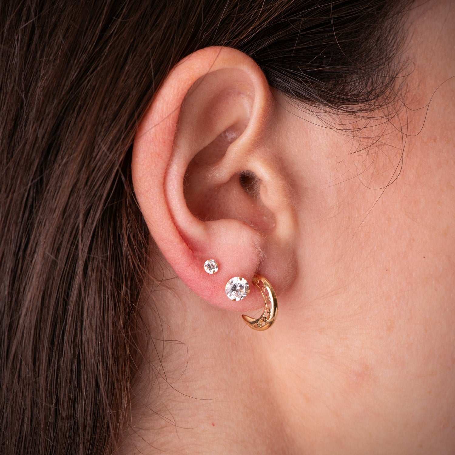 Boucles d'oreilles Creuses en Or Jaune 18K Étoiles Ajourées Taille : 12 X 3 mm Fermoir Poussettes Papillon