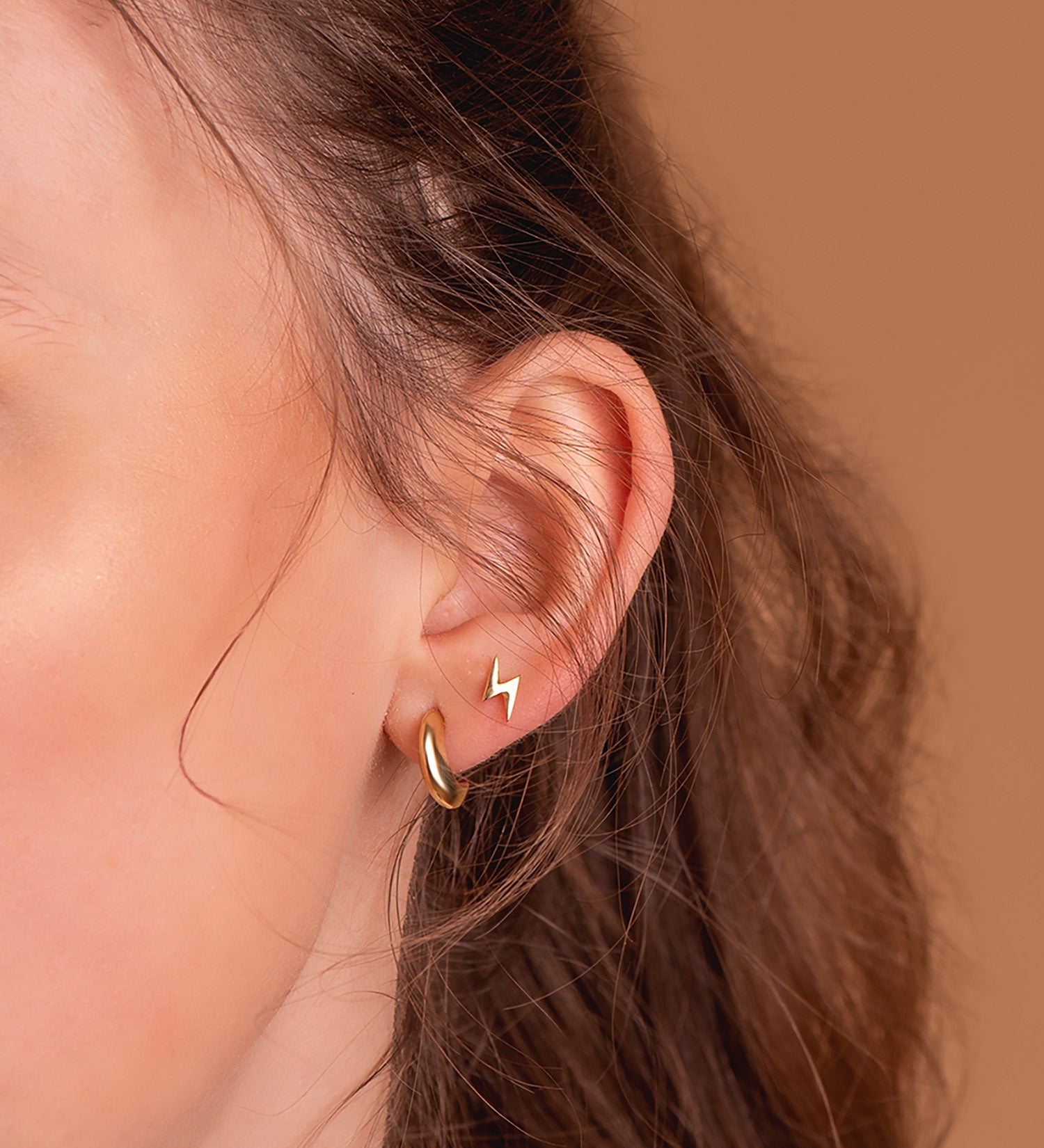Boucles d'oreilles Demi-cercle en Or Jaune 18K 15 mm de Large 2 mm Dor Jaune avec Boucle Brillante, Fermeture à Pression