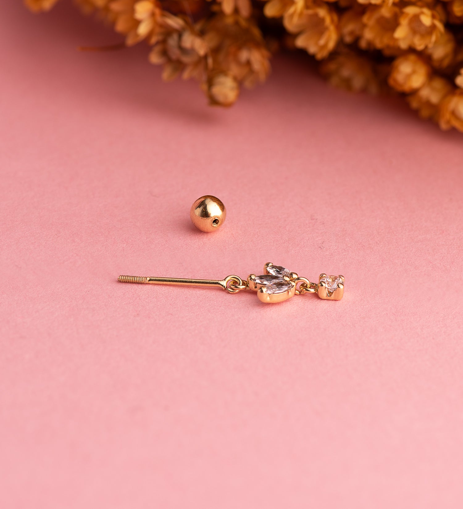 Piercing Doreille en Or Jaune 18K avec 4 Zirconias Taille : 12 X 7 mm Fermoir à Bille 4 mm