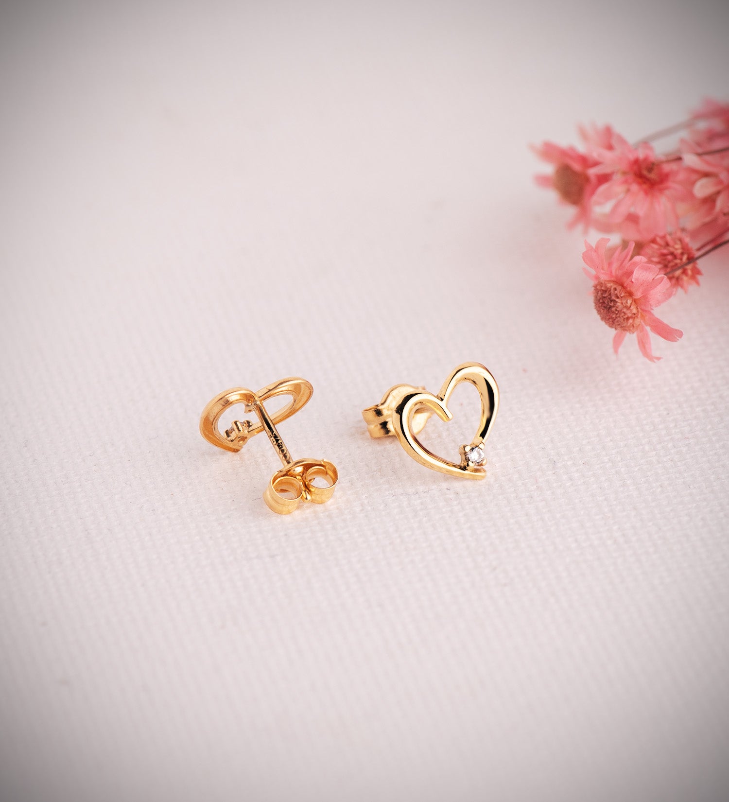 Boucles d'oreilles en Or Jaune 18K avec C?ur et Zircon Taille : 9X7 mm Fermoir Poussettes Papillon