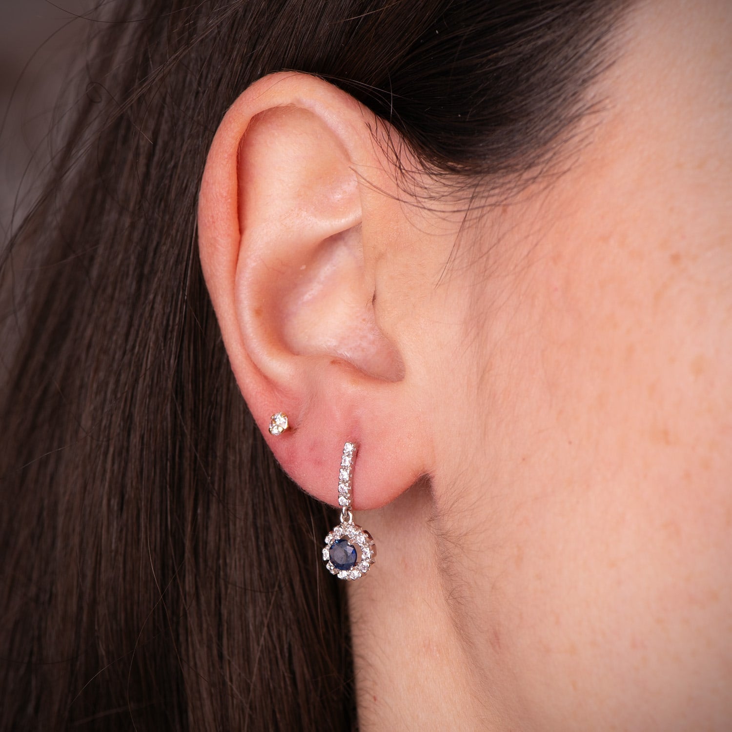 Boucles d'oreilles Saphir Or Blanc 18K 4MM - 0,66 Qts et Zircon 18 X 7,5 mm Fermoir Poussettes Papillon