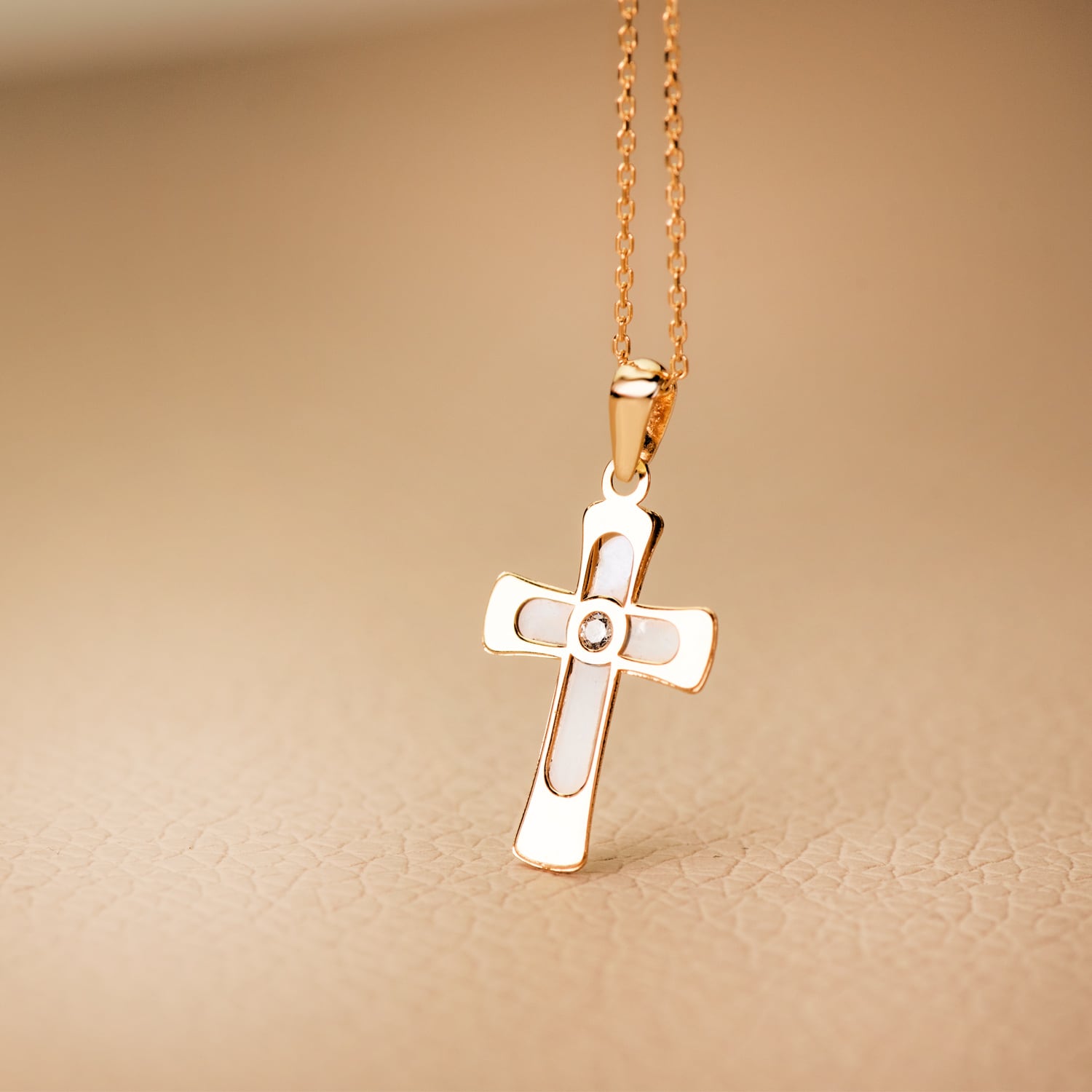 18K Croix en Or Jaune Nacre et Zircon 20 X 12 mm