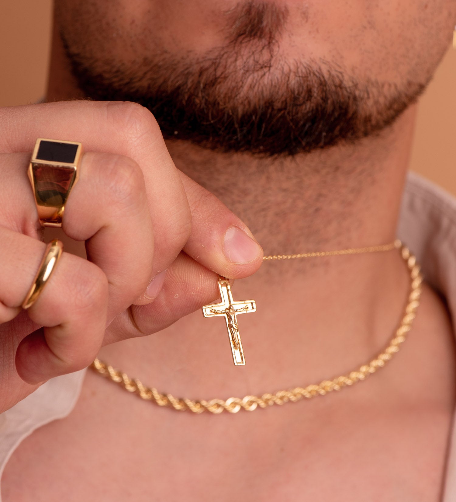 18K Croix avec Christ en Or Jaune 26 X 17 mm
