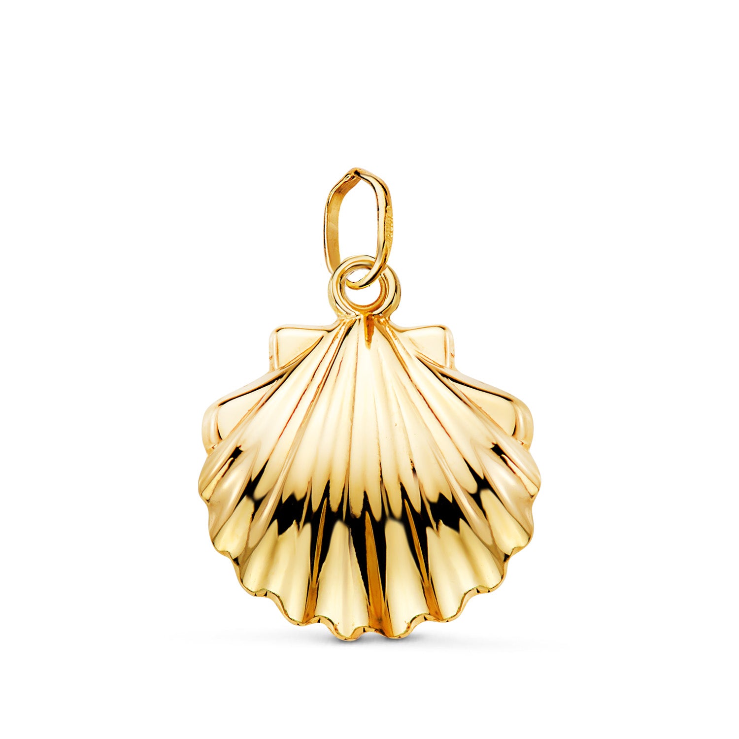 Pendentif en Or Jaune 18 Carats Représentant Une Coquille de Saint-jacques, Finition Brillante. Dimensions : 20 X 17,5 mm