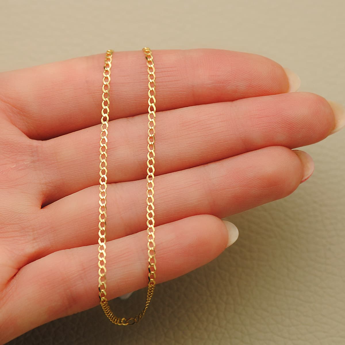 18K Solid Curb Chain i gult guld. Längd 60 Cm - Bredd 1,5 mm