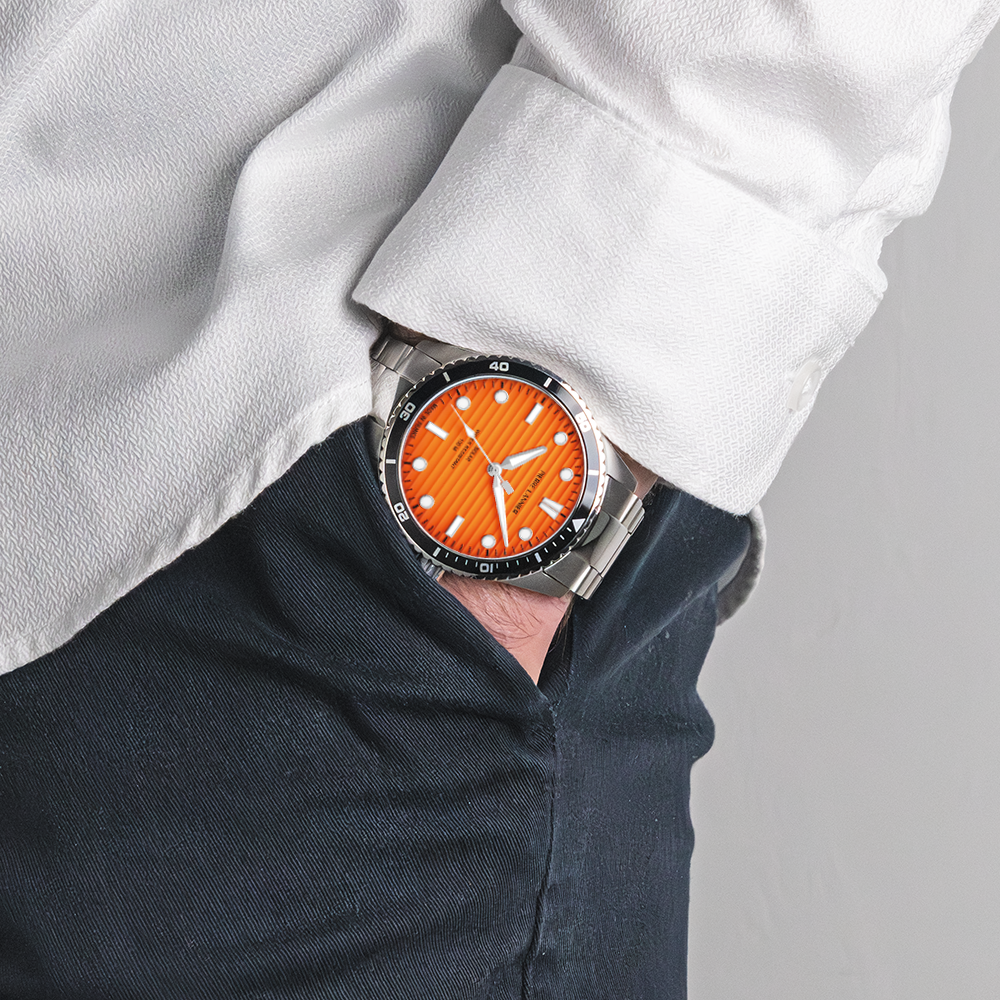 Montre homme Pierre Lannier INTI 244H151 – cadran orange bracelet acier argenté – vue 2
