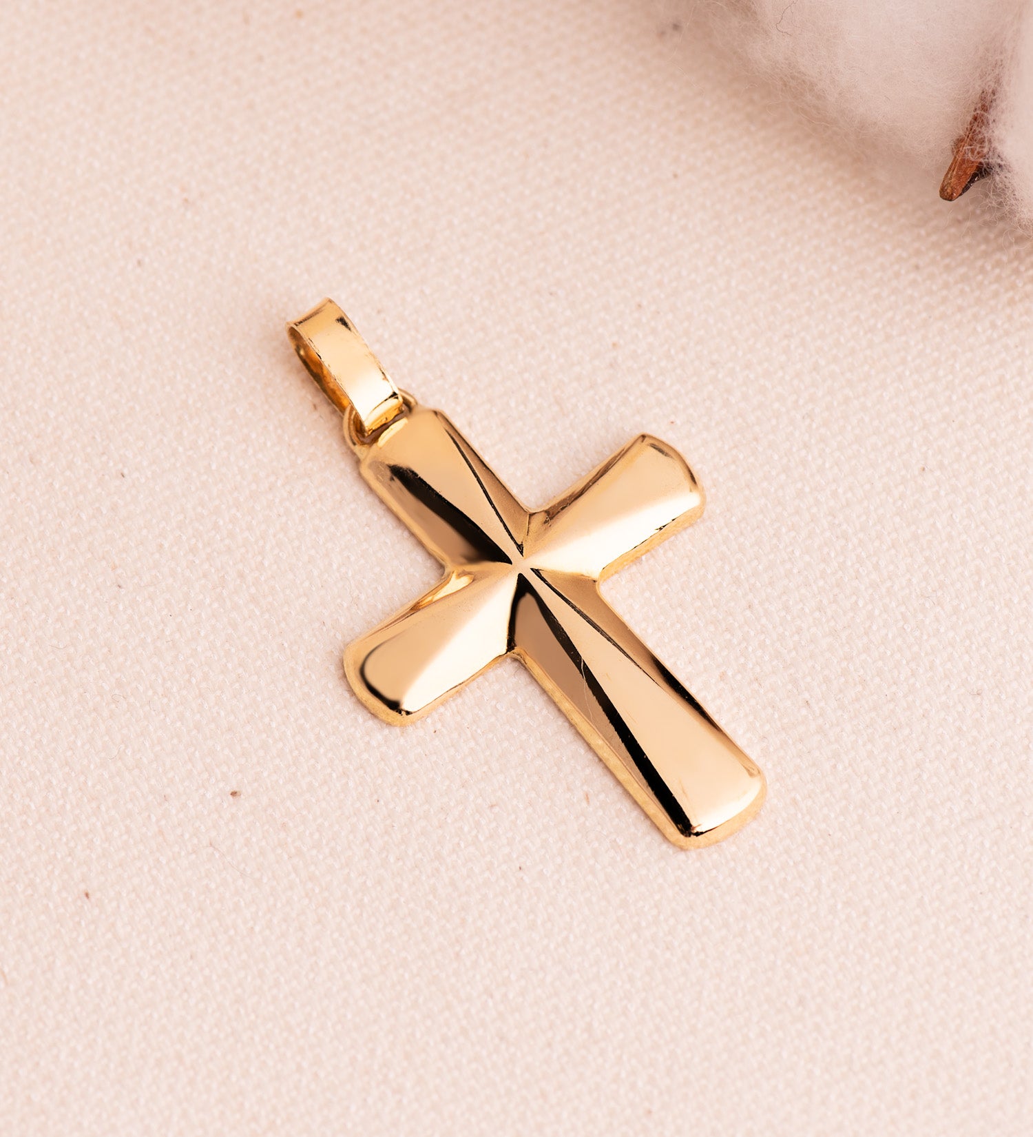 Hollow Cross in 18K Yellow Gold in the Shape of a Shiny Rectangular Stick: 7 x 2.5 mm Size: 38 x 26 mm