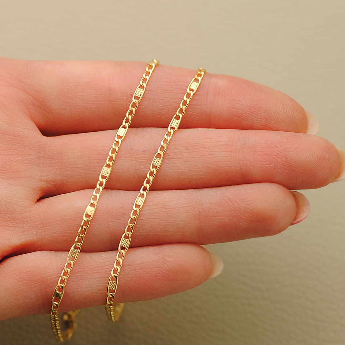 18K Chaîne en Or Jaune Figaro 3X1 Creuse. Longueur 45CM - Largeur 2 mm