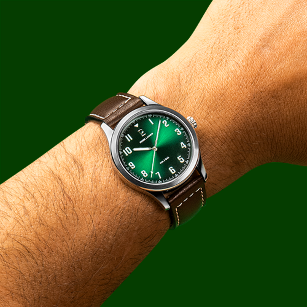 Montre homme Pierre Lannier AVIATEUR 260G174 – cadran vert bracelet cuir marron – vue 2