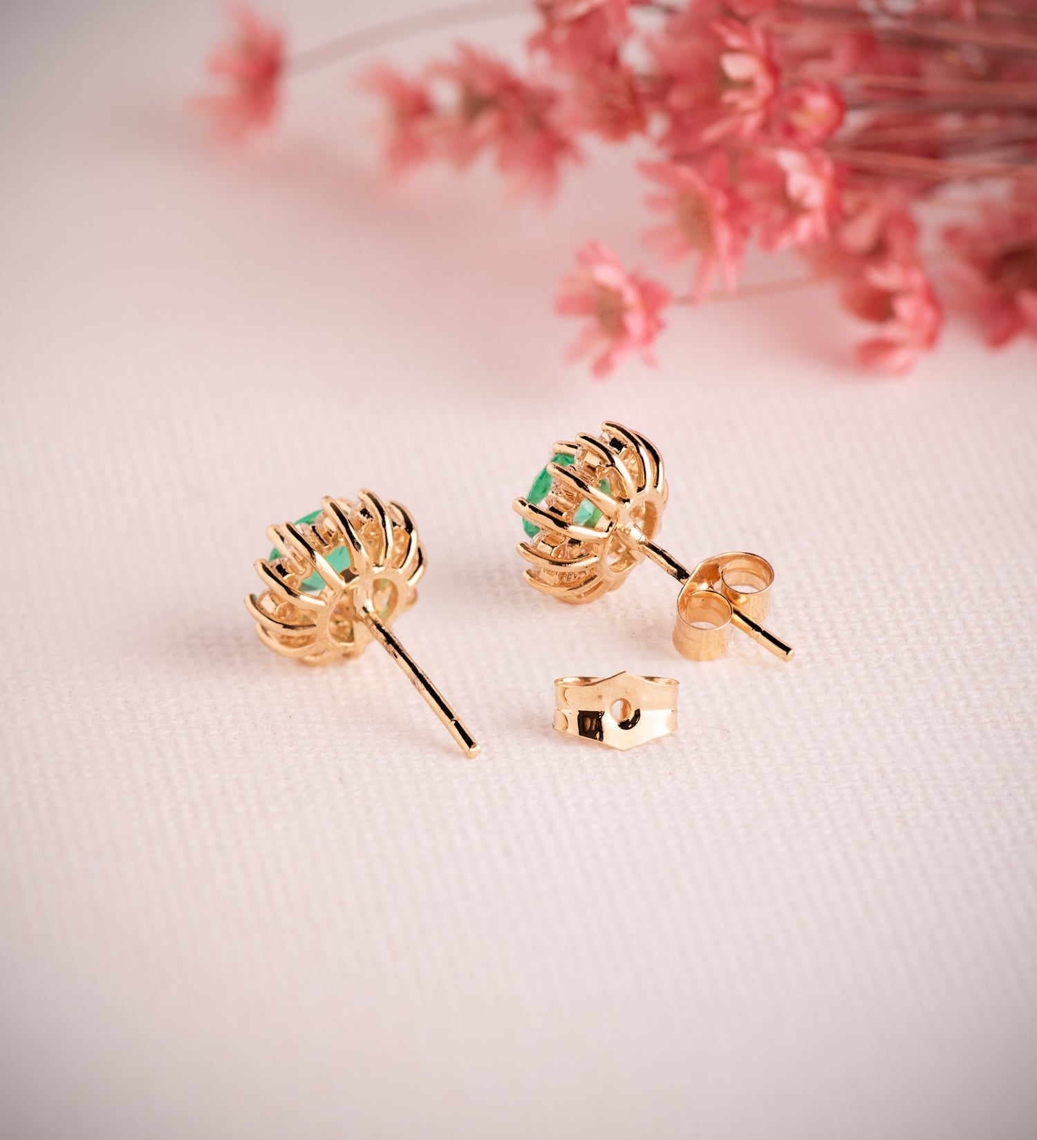 Boucles d'oreilles en Or Jaune 18K 24 Diamants de Laboratoire et Émeraude 5 mm 0.96 Ct 0.340 Ct VS2-G 9 mm Fermoir à Poussettes Papillon