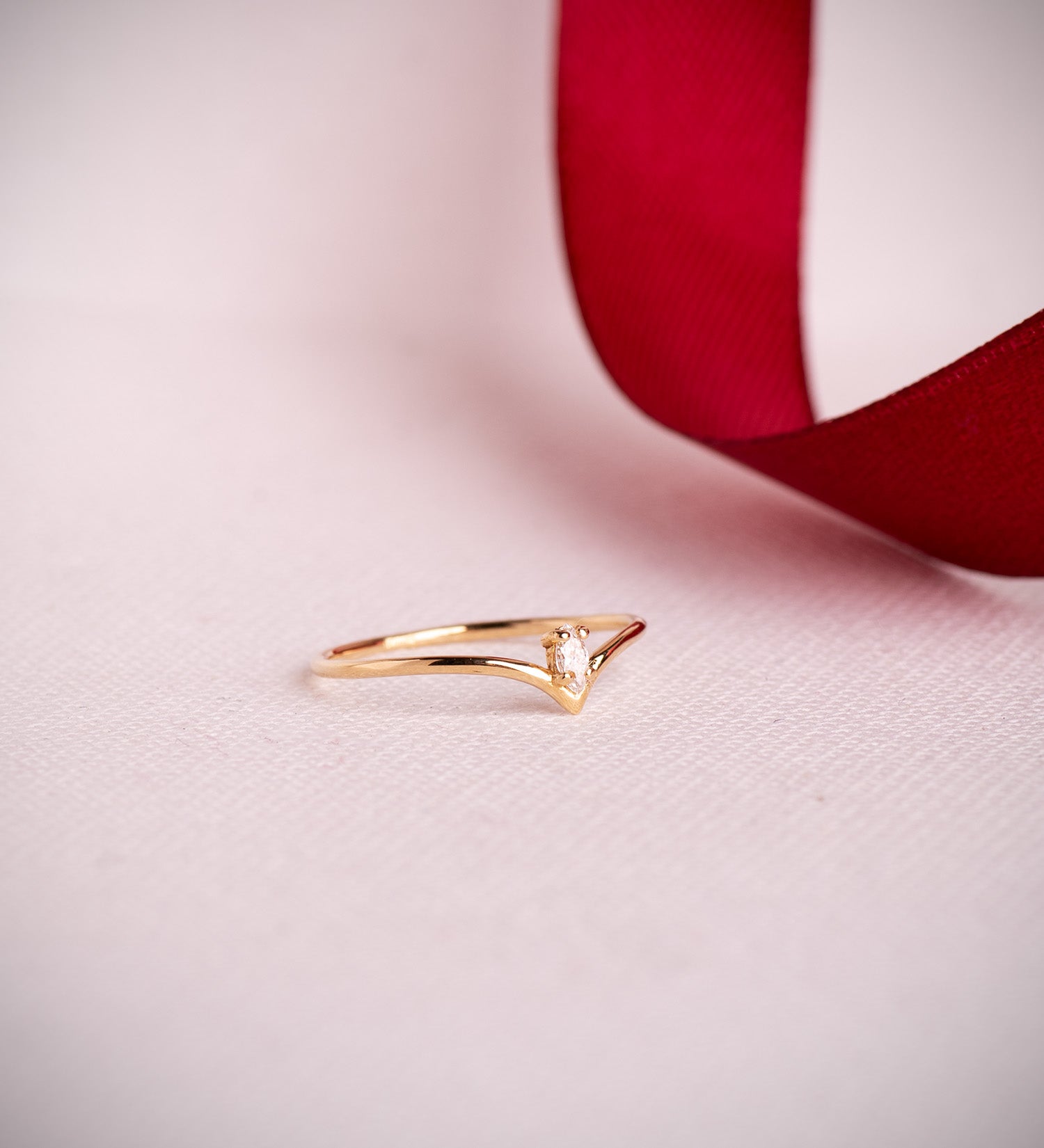 18K geelgouden ring met markies geslepen labdiamant 0,067 ctg G-VS2 Breedte: 5 mm