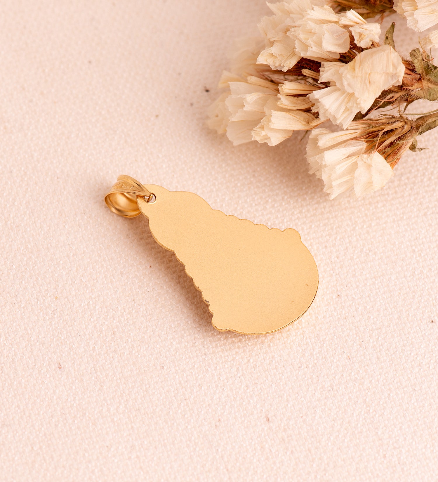 Médaille Or Jaune 18K Vierge Del Rocio Silhouette 30X20 mm