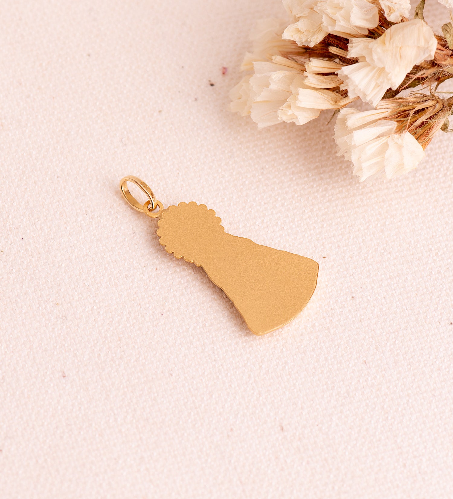 Médaille Silhouette Vierge du Serviable Or Jaune 18K 26X15 mm