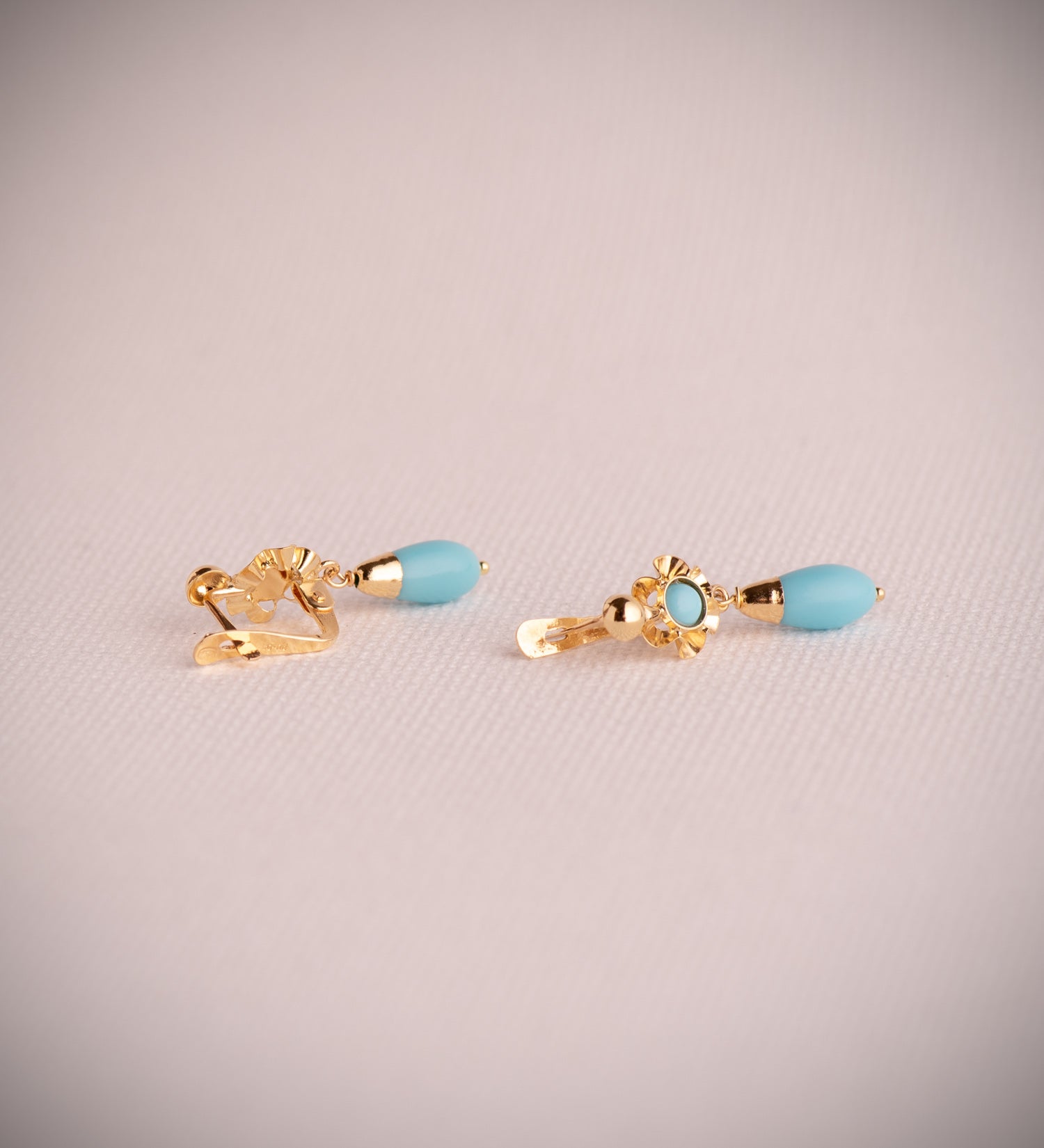 Boucles d'oreilles Or Jaune 18K Turquoise Cubaine Taille : 22X7 mm Fermoir Catalan