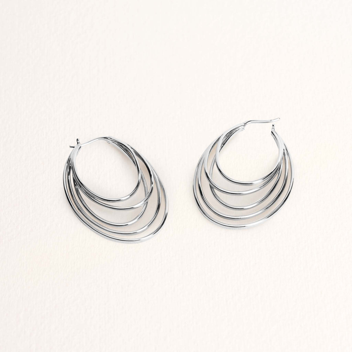 Orecchini a cerchio placcati in argento Karen – Ana & Cha