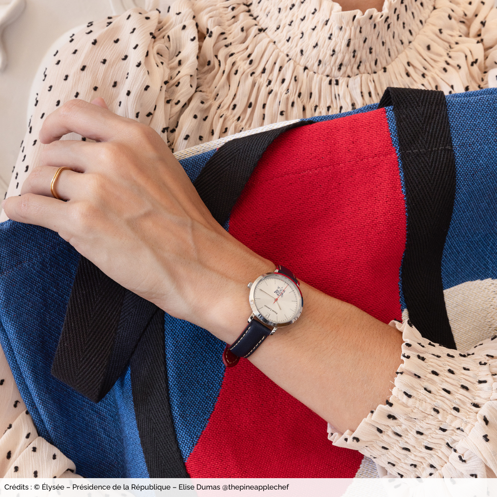 Montre femme Pierre Lannier ÉLYSÉE PRÉSIDENCE DE LA RÉPUBLIQUE 453D626 – cadran argenté bracelet cuir bleu – vue 2
