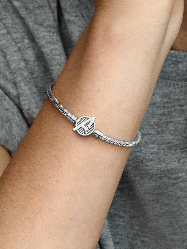 Pulseira Pandora - fecho com logotipo de malha de cobra