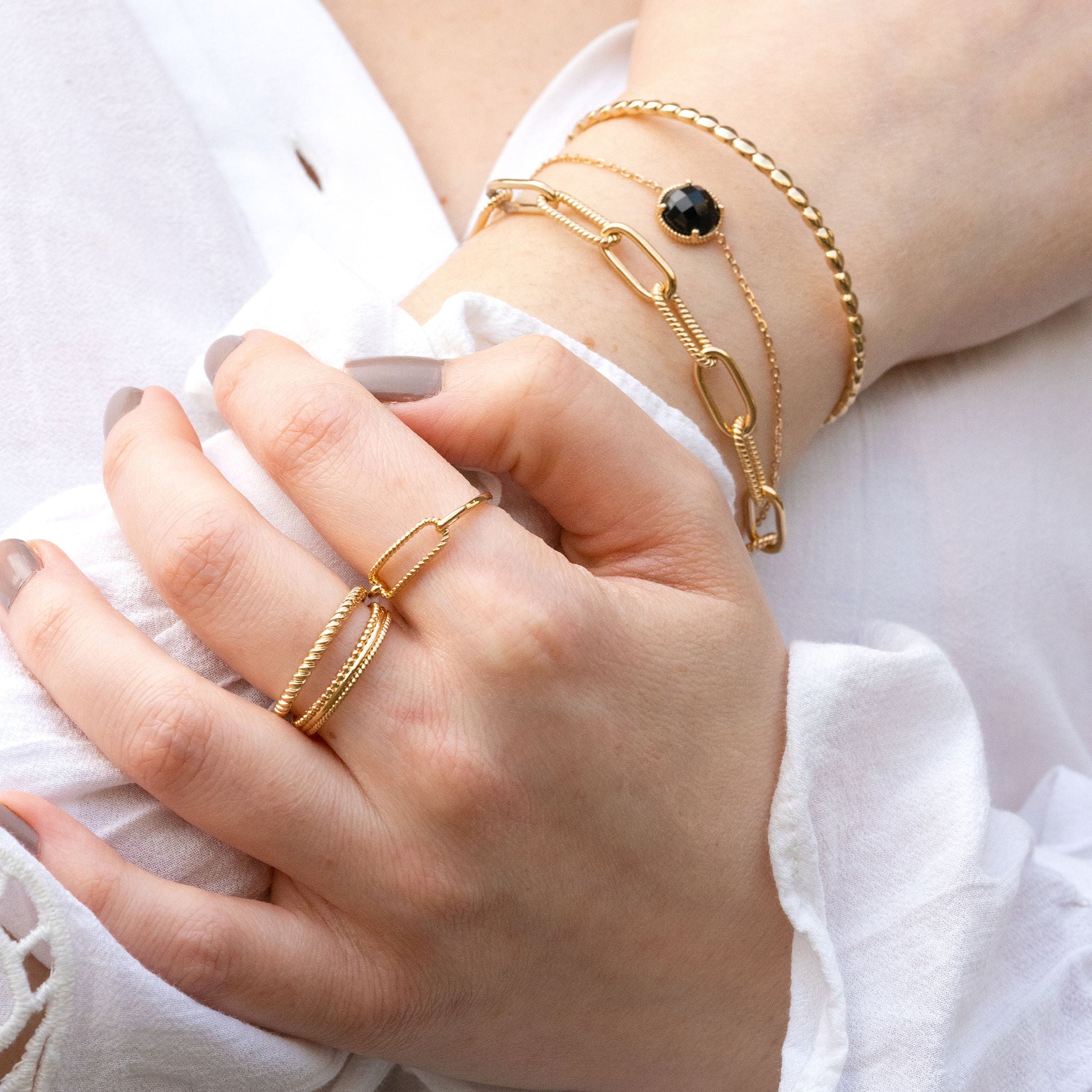 Lise - Black Agate - Gold Plated Bracelet - Ana et Cha