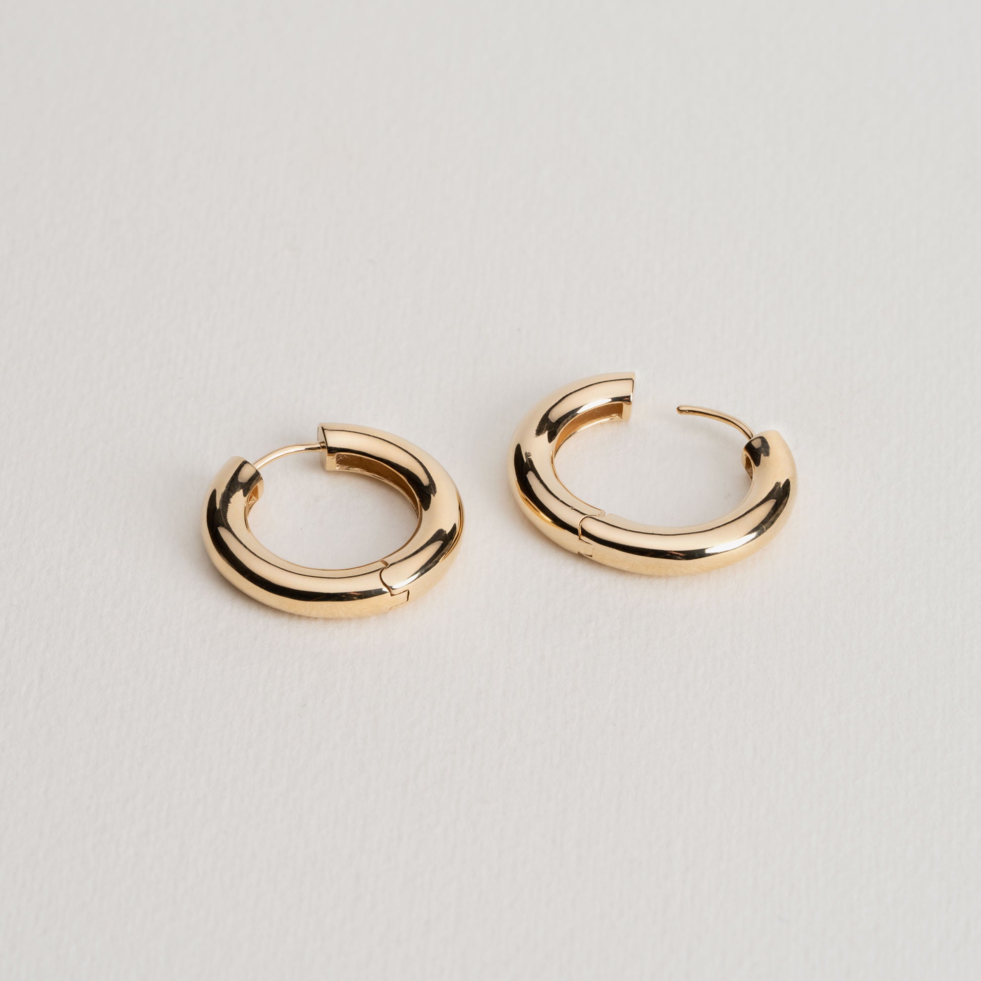 Geri - Gold Plated Hoop Earrings - Ana et Cha