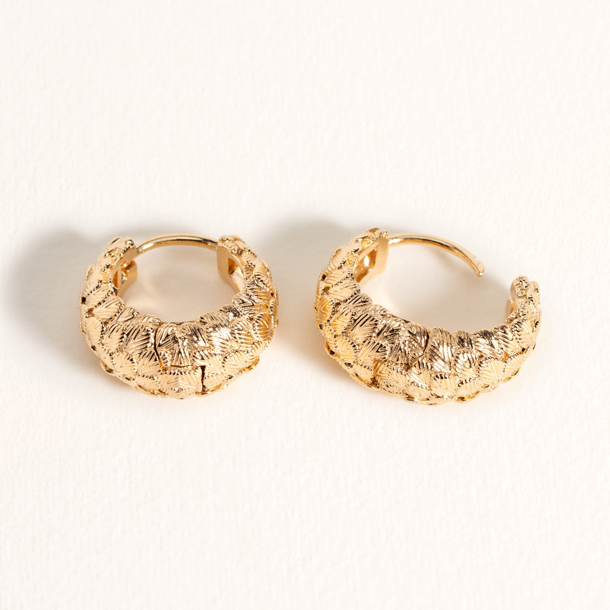 Orecchini a cerchio Lua placcati in oro – Ana & Cha