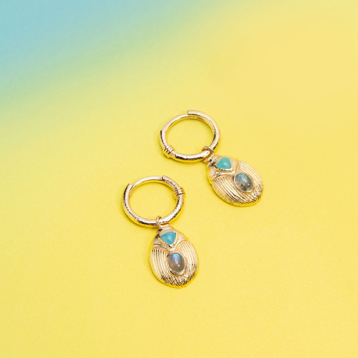 Gullbelagte Betty hoop øredobber – Ana & Cha – Vis 4