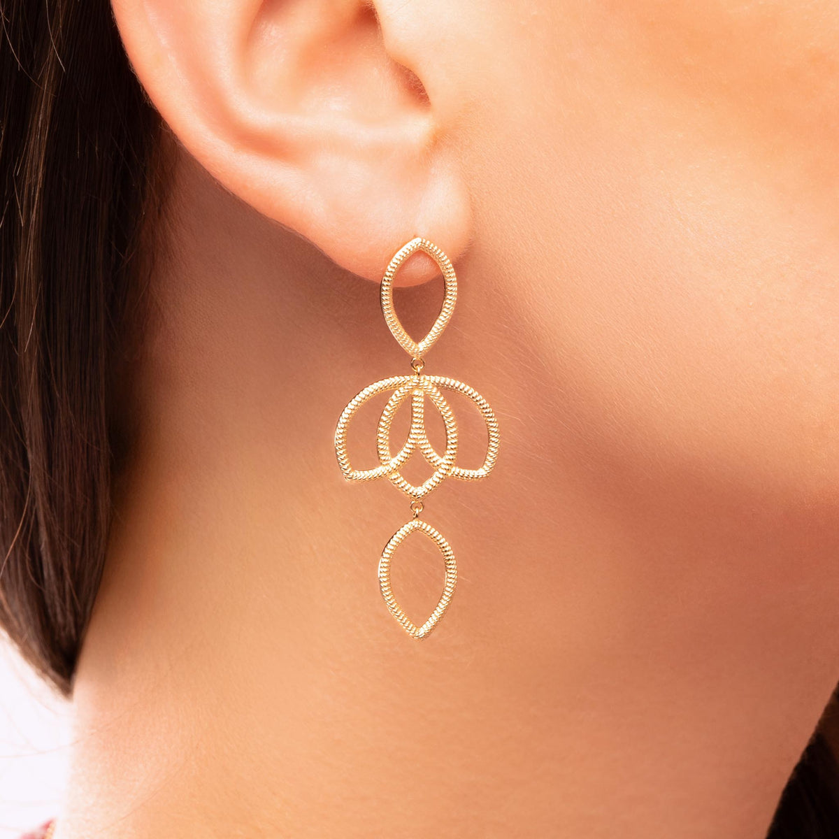 Orecchini Alma placcati oro – Ana & Cha – vista 2