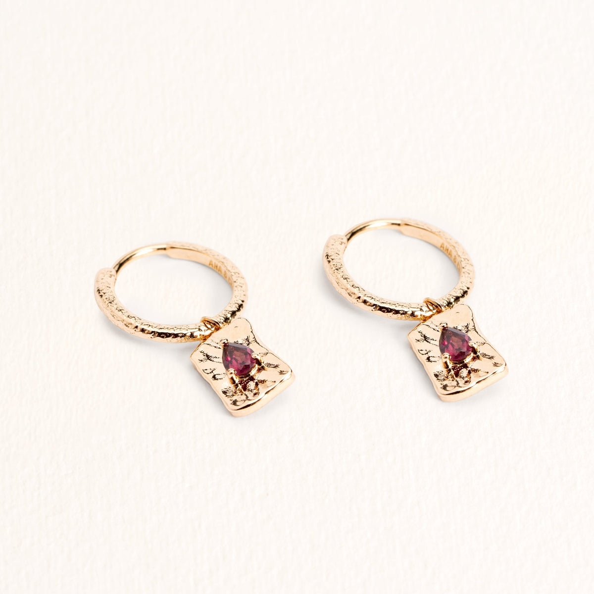 Créoles Livia rhodolite en plaqué or – Ana & Cha