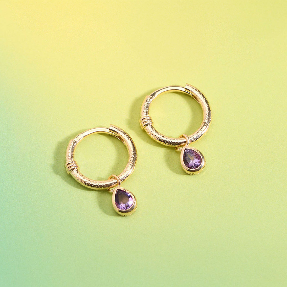 Mini Tess ametyst ringøredobber i gullbelagt – Ana & Cha – Vis 2