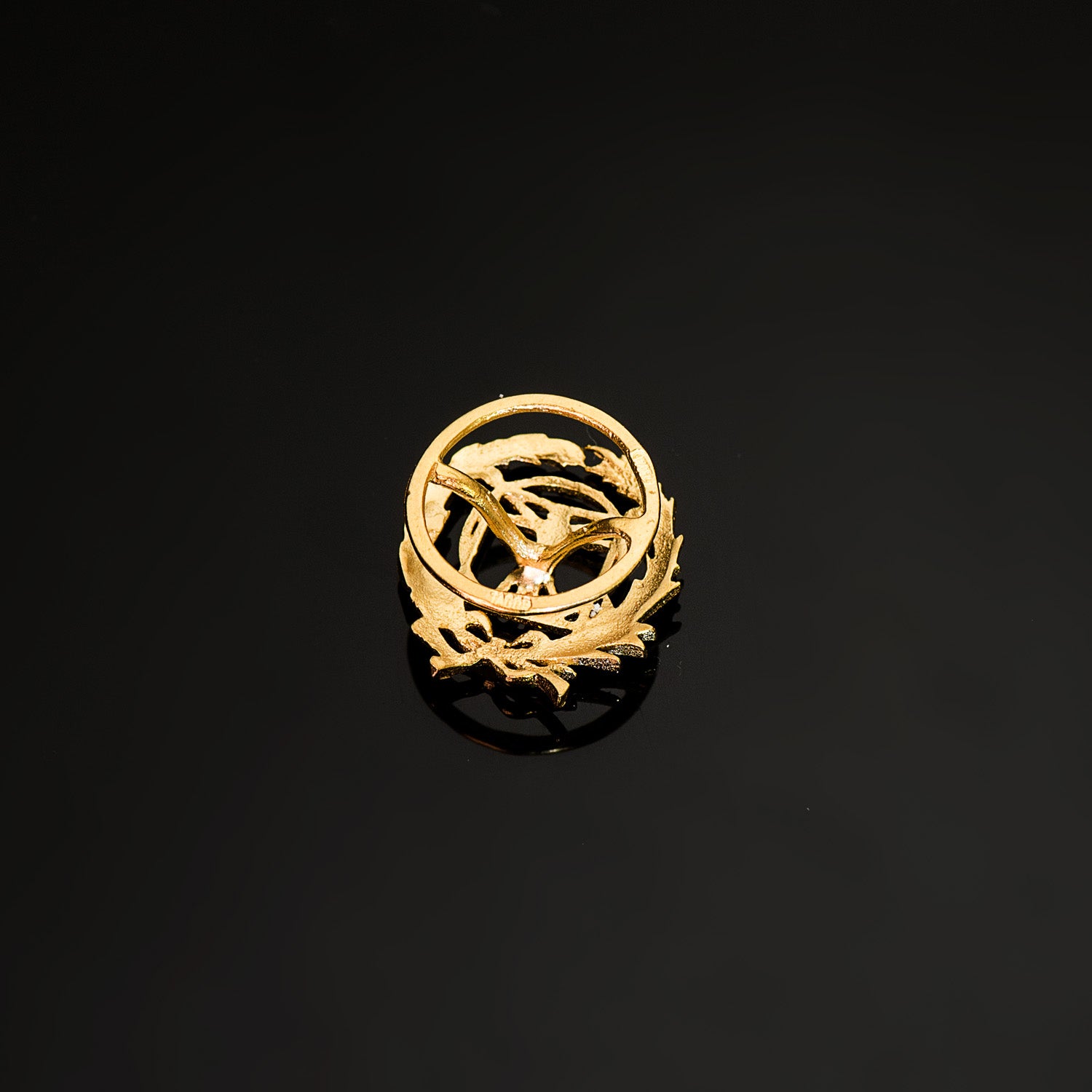 Badge Beaux Art Or Jaune 18K 15 X 14 mm