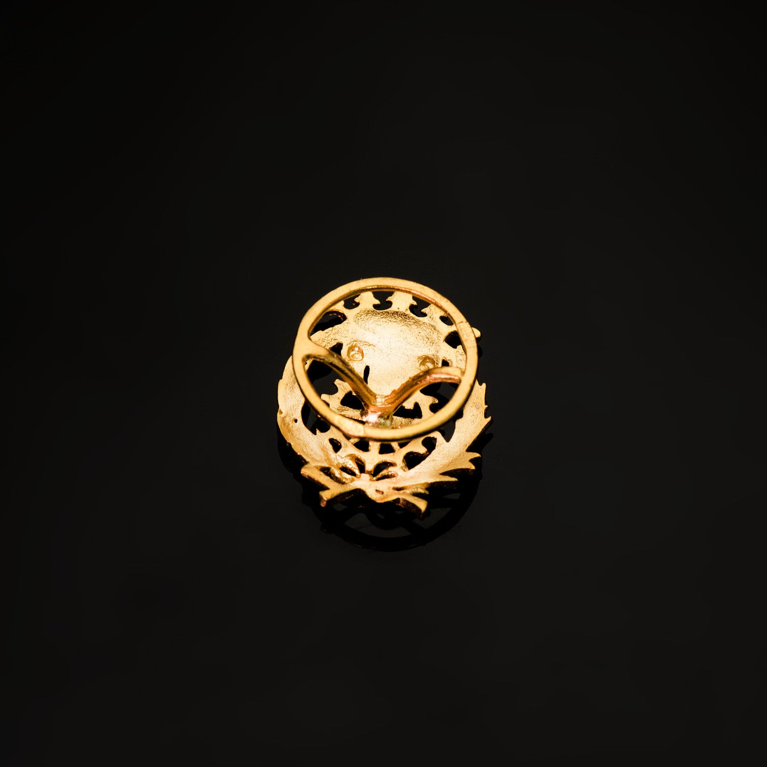 18K Yellow Gold Badge Linear 17 X 14 mm