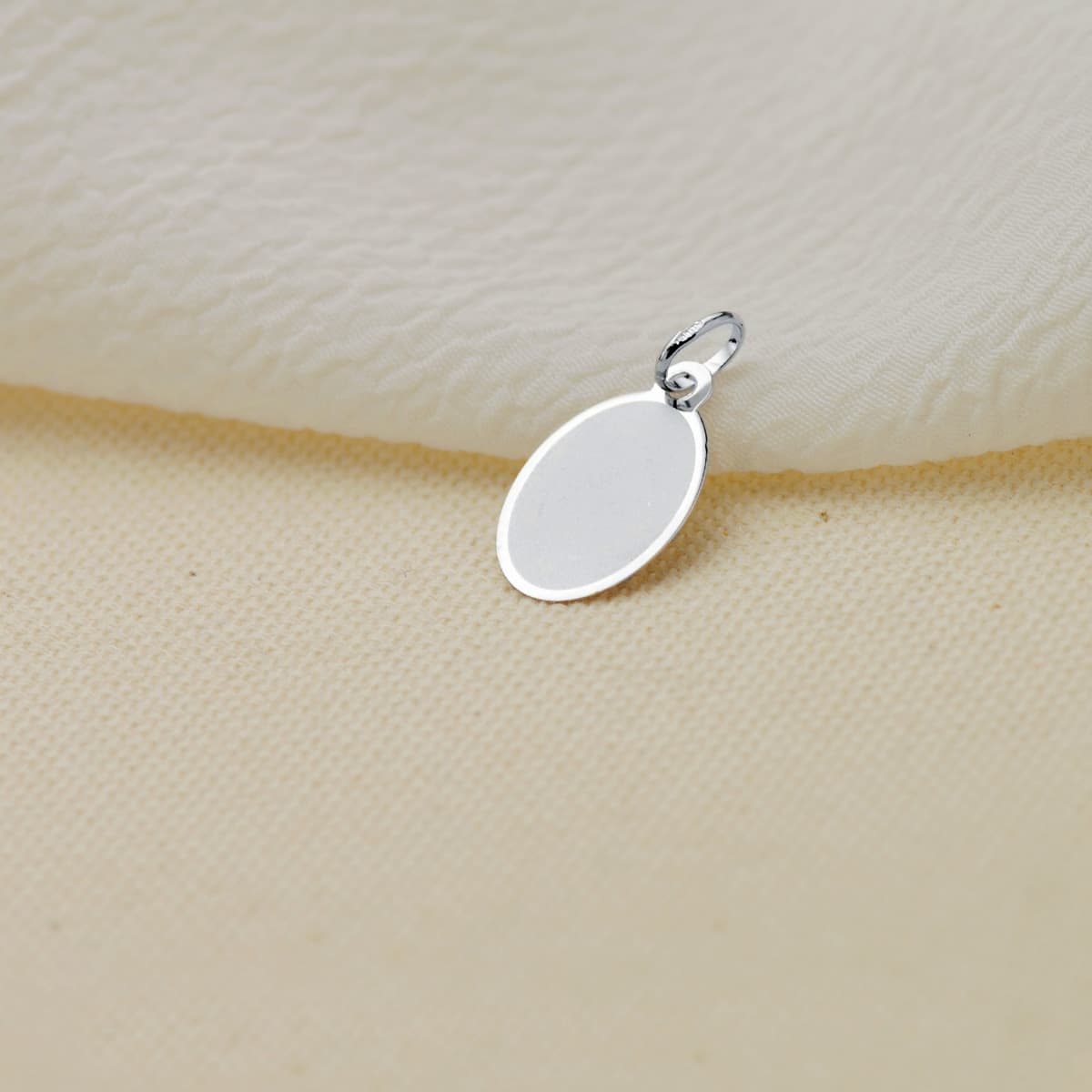9K Oval Medal Sandblæst Effekt Engel 17X10MM
