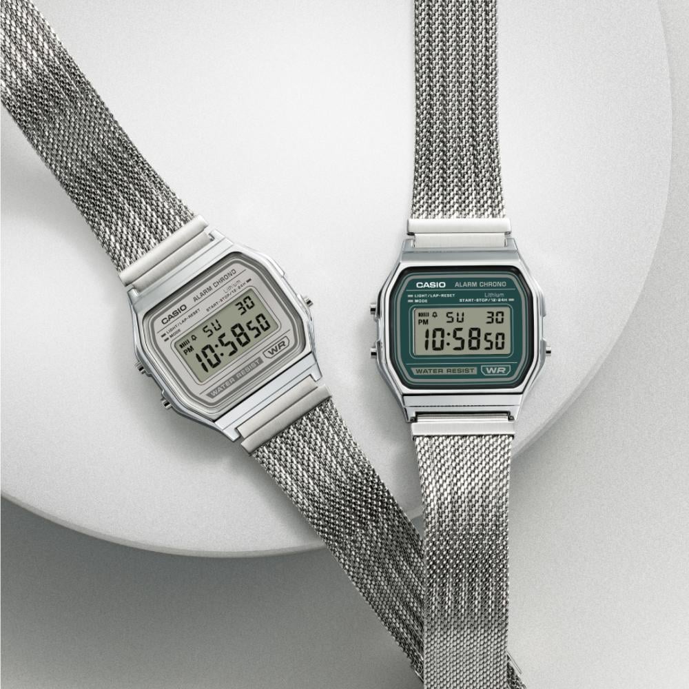 Collection Vintage - A158WEM-7EF - Montre Casio – boîtier argenté, cadran gris clair, écran numérique, bracelet maille en acier inoxydable argenté – vue 7